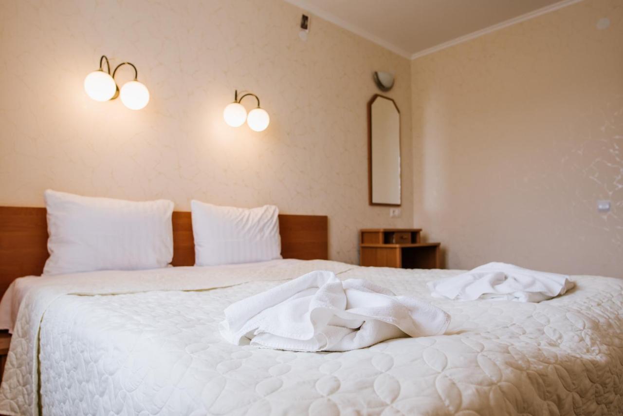 Hotel Zelenyy Bir à Skhidnytsia Extérieur photo