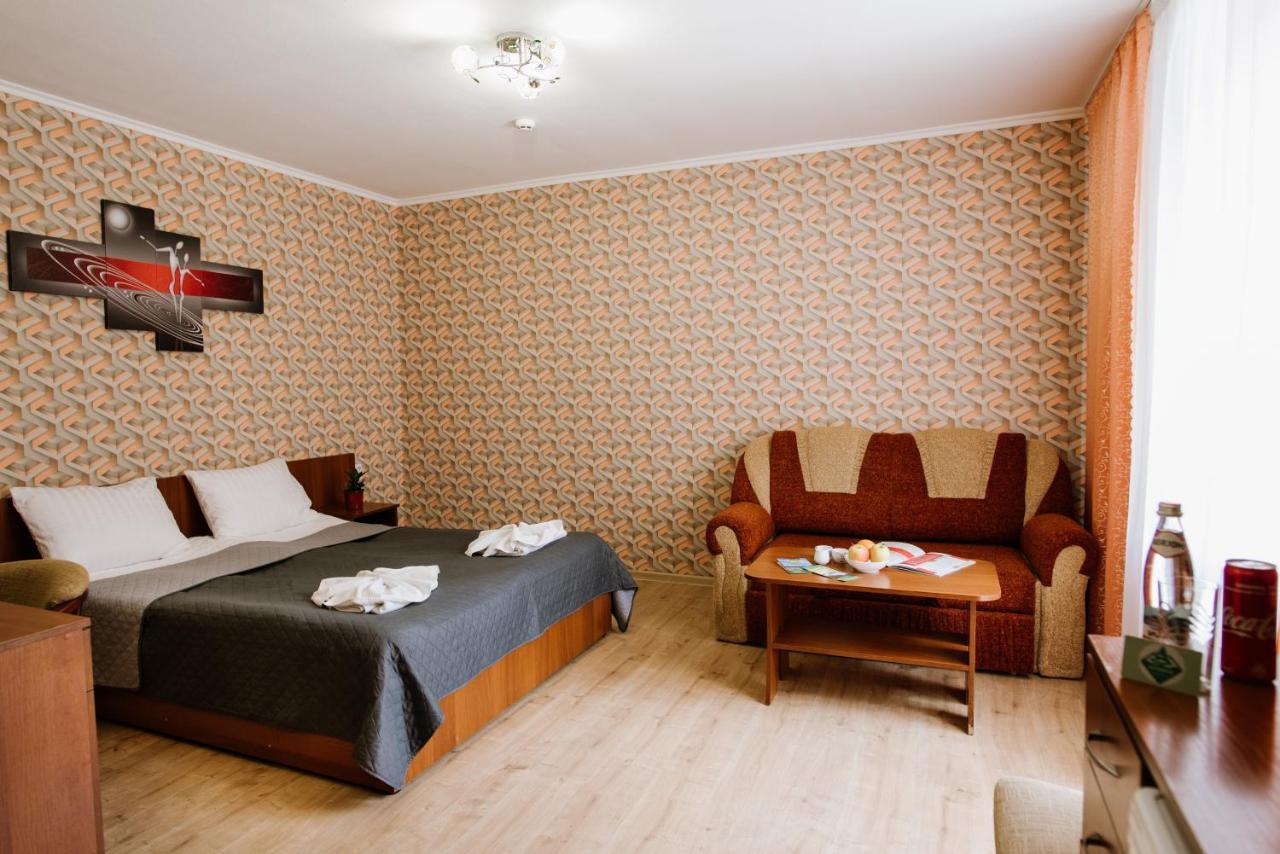 Hotel Zelenyy Bir à Skhidnytsia Extérieur photo
