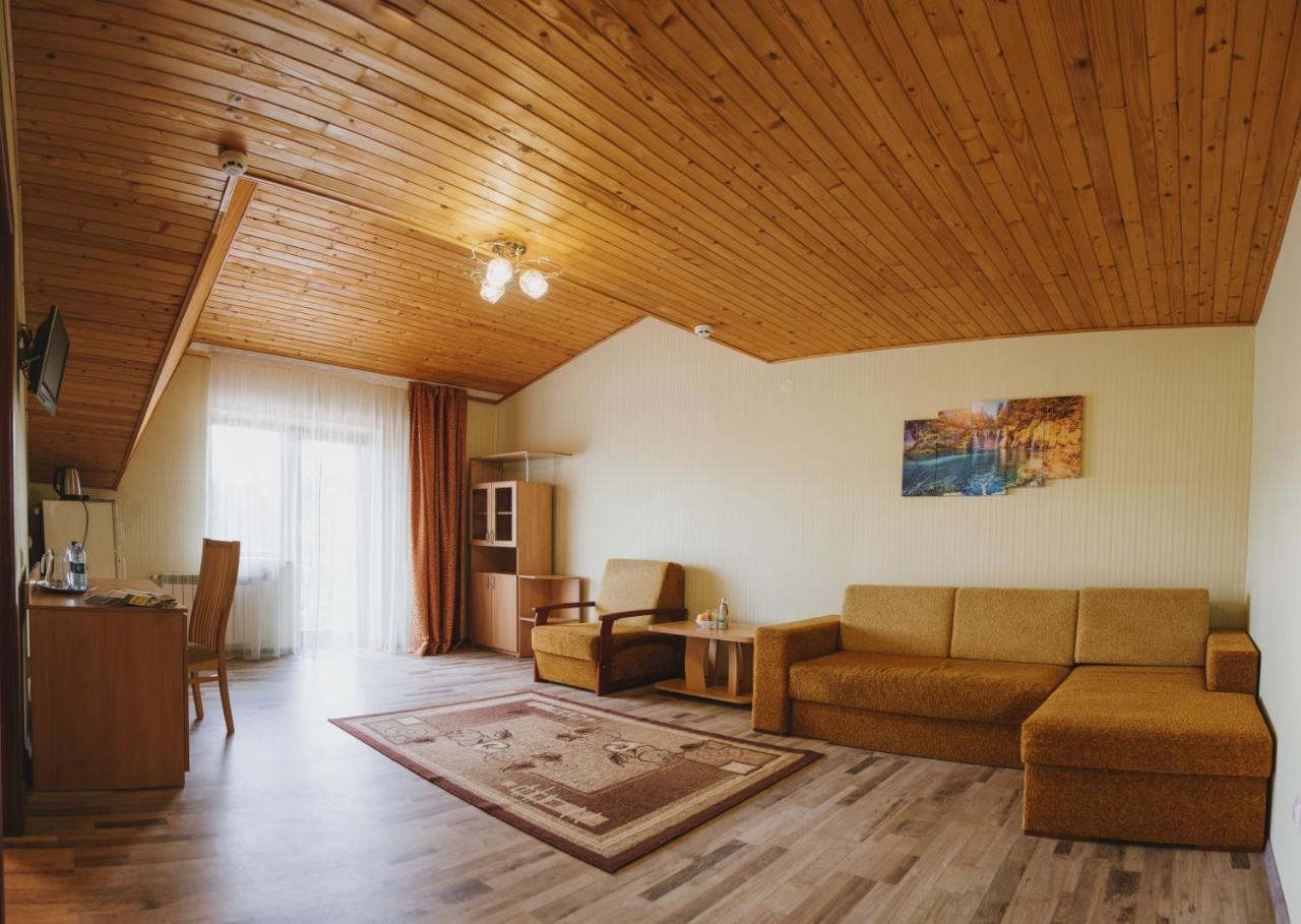 Hotel Zelenyy Bir à Skhidnytsia Extérieur photo