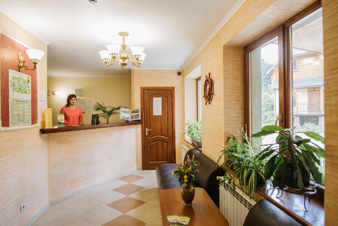 Hotel Zelenyy Bir à Skhidnytsia Extérieur photo